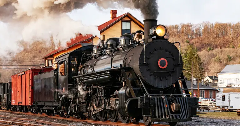 বাষ্প ইঞ্জিনচালিত ট্রেন